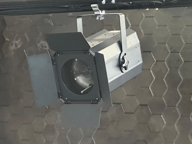 Spotlight LED 200W CW/WW Zoom